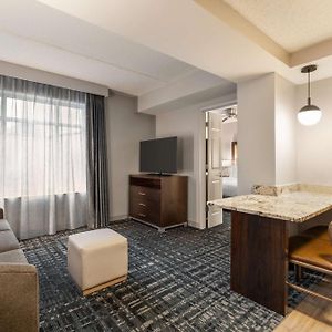 One-Bedroom King Suite Non-Smoking